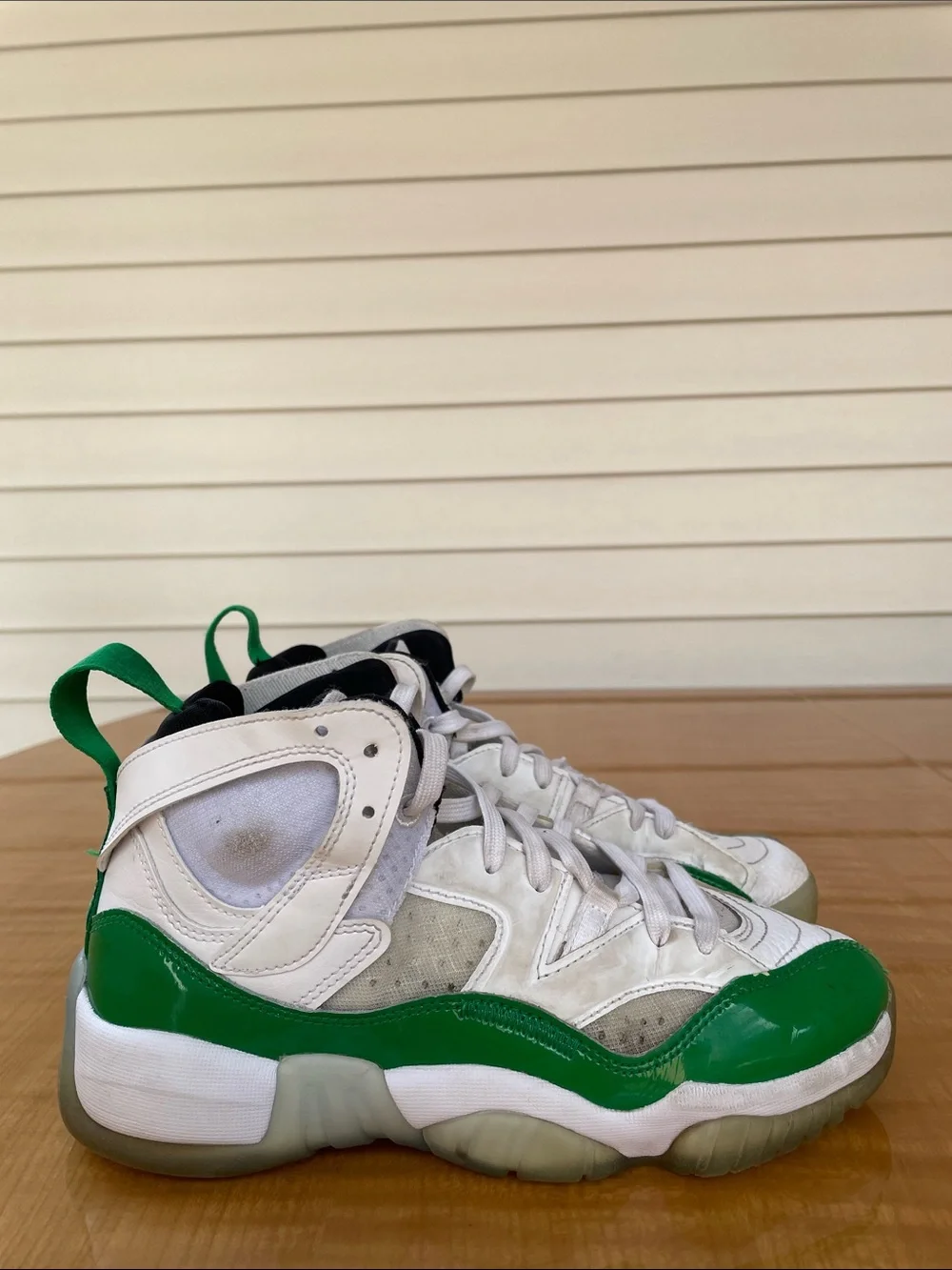 Air Jordan Jumpman Two Trey White Lucky Green Size 5Y Kids Shoes NBA Basketball